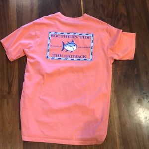 Southern Tide tee